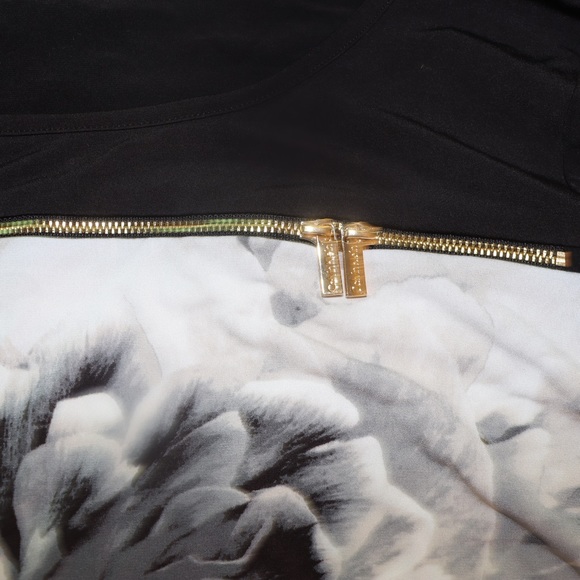 Women’s Calvin Klein Quarter Sleeve Blouse - Picture 3 of 3